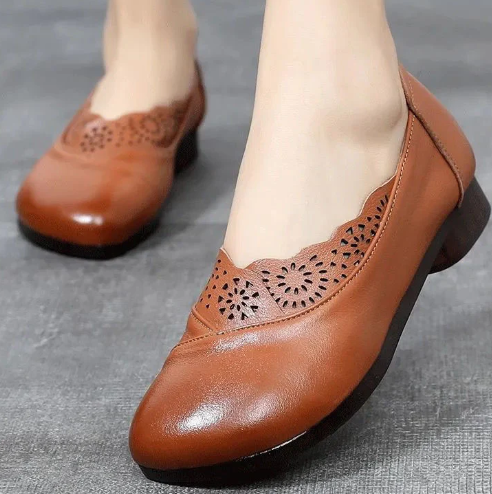 Comfortable Retro Soft Leather Shoes for Women (One Pair)