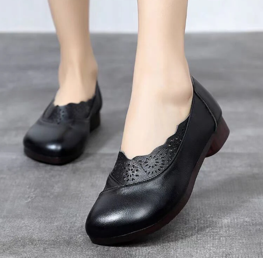 Comfortable Retro Soft Leather Shoes for Women (One Pair)
